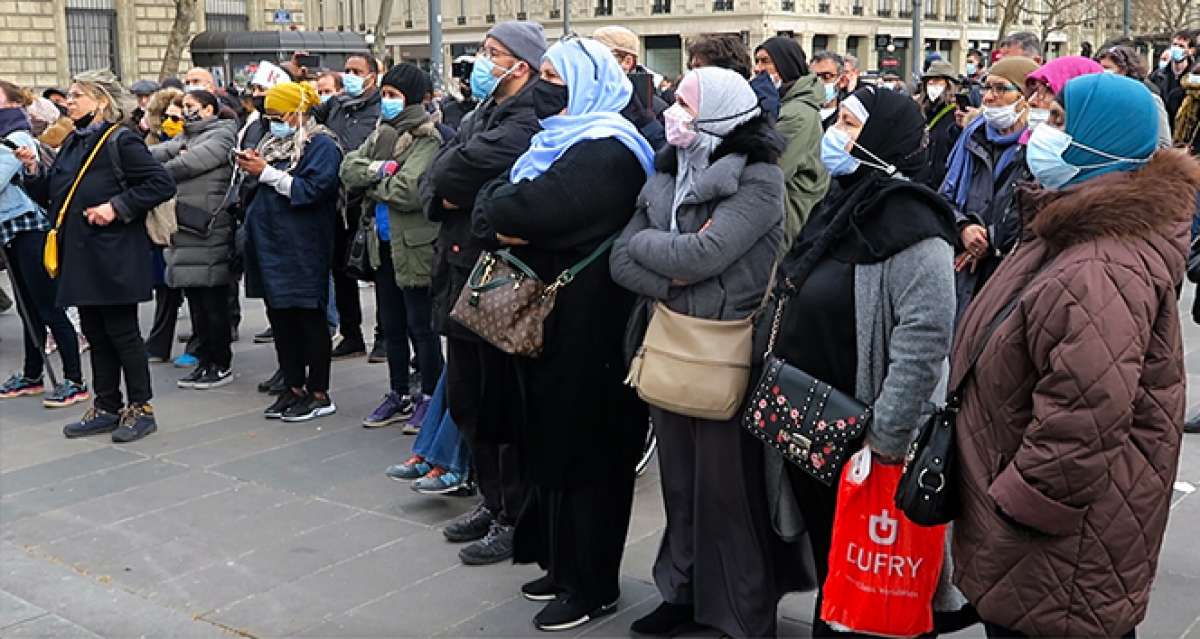 Paris'te "ayrılıkçı" yasa tasarısı ve İslamofobi protestosu