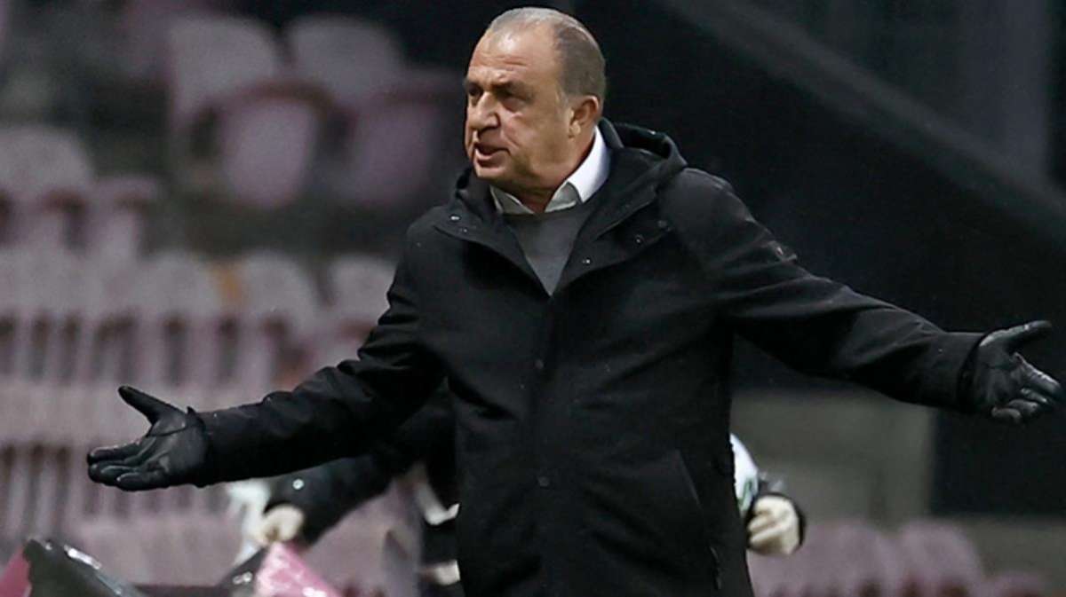 Penaltı kararı sonrası itirazdan sarı kart gören Fatih Terim çılgına döndü: Gel burada göster