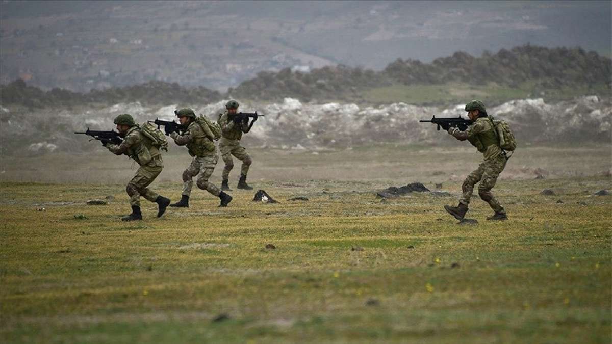 Pençe-Yıldırım Operasyonu'nda terör örgütü PKK'ya ait çok sayıda silah ve mühimmat ele geç