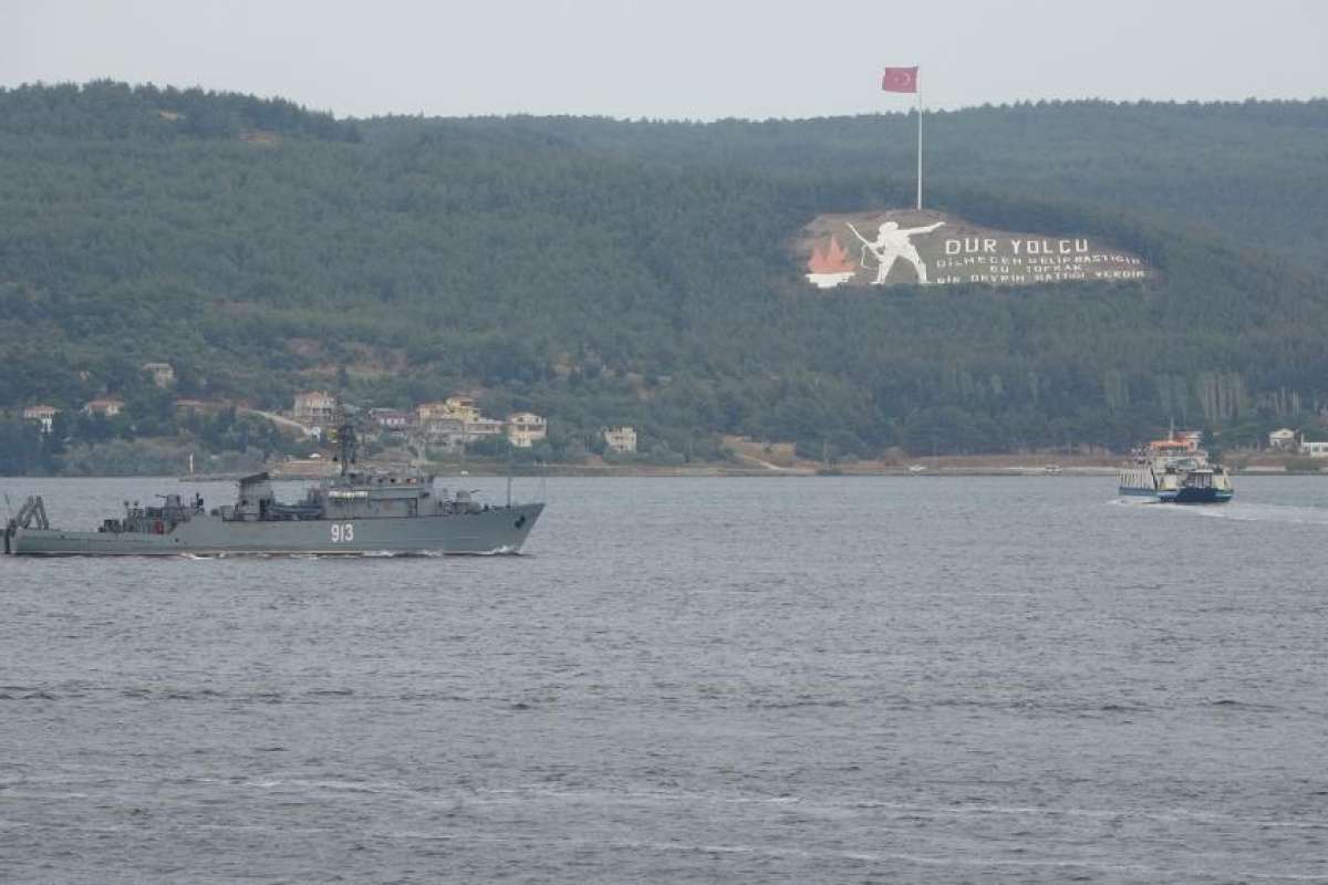 Rus mayın tarama gemisi ‘Kovrovets' Çanakkale Boğazı'ndan geçti!