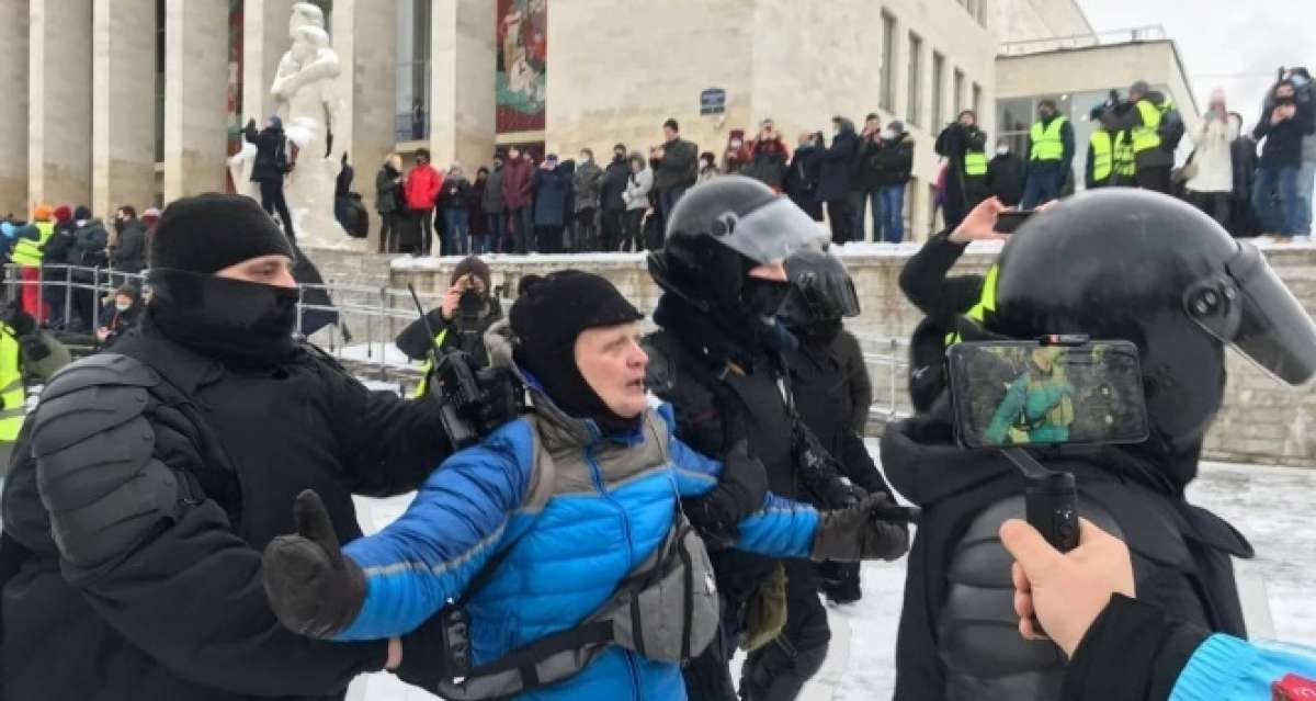 Rusya'da Navalny'ye destek gösterilerinde bin 90 protestocu gözaltına alındı