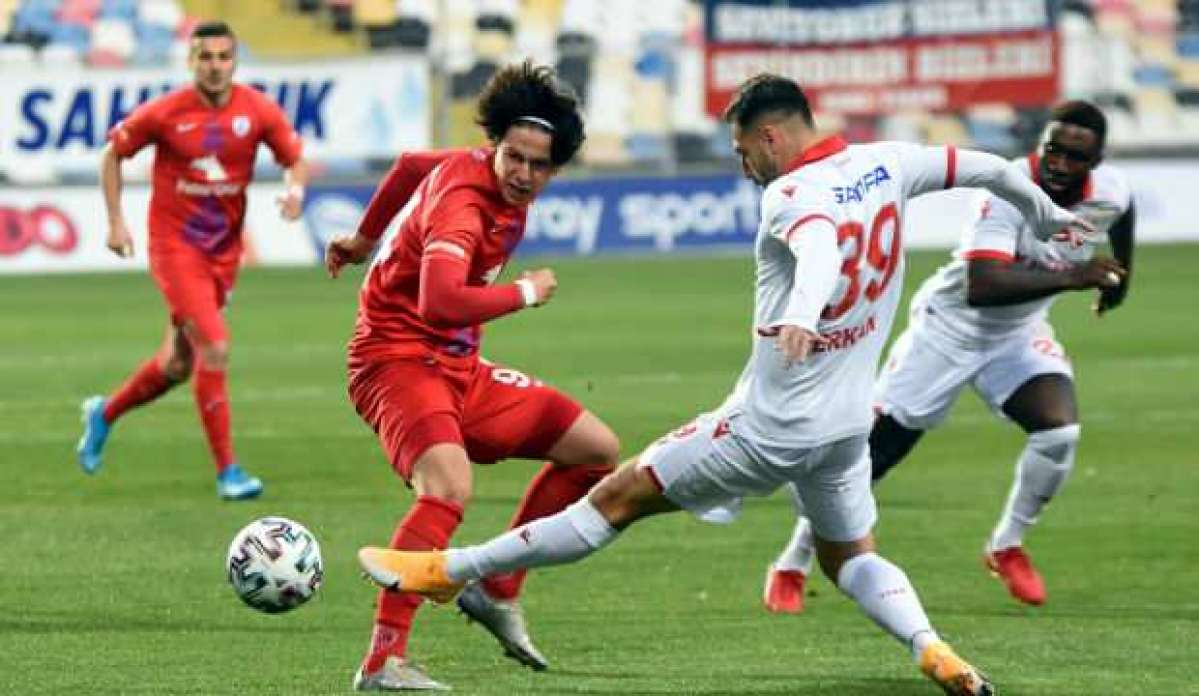 Samsunspor 9 kişiyle 1 puanı kurtardı!