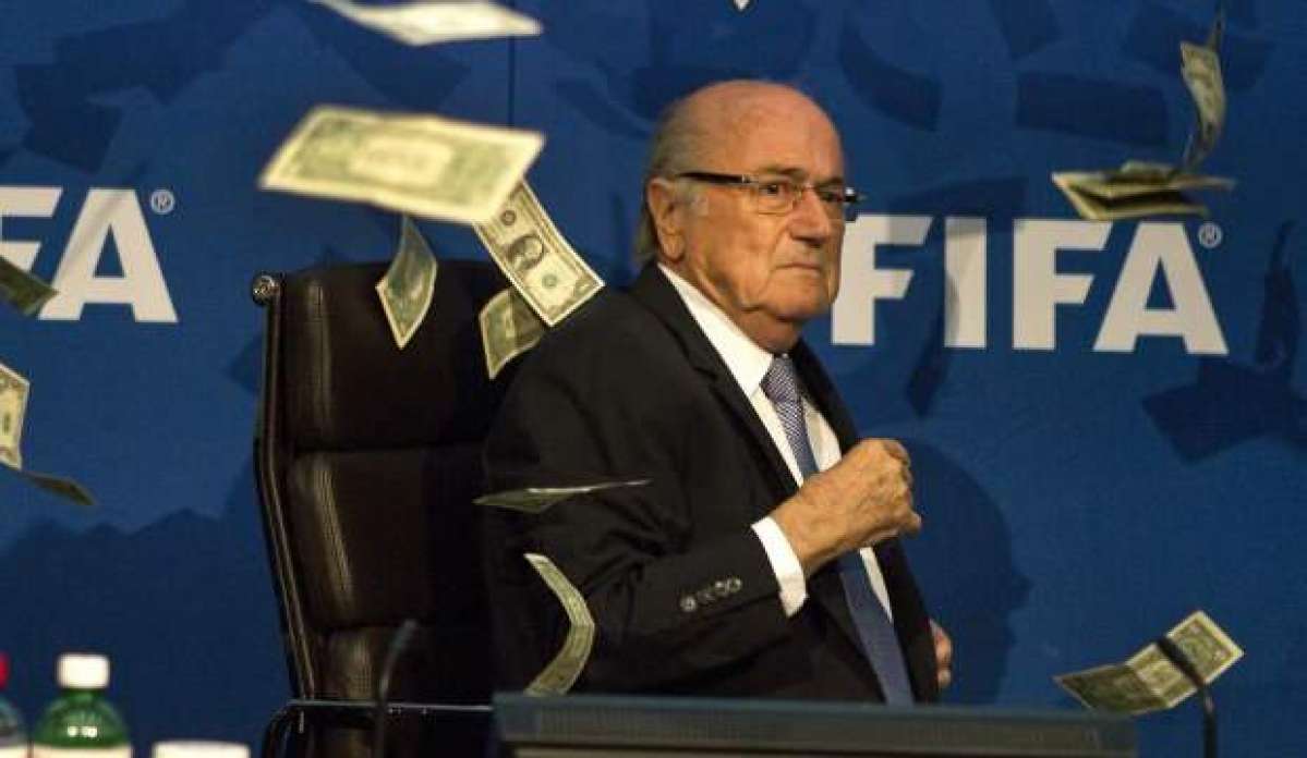 Sepp Blatter 6 yıl 8 ay futboldan men edildi