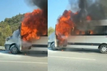 Seyir halindeki minibüs alevlere teslim oldu