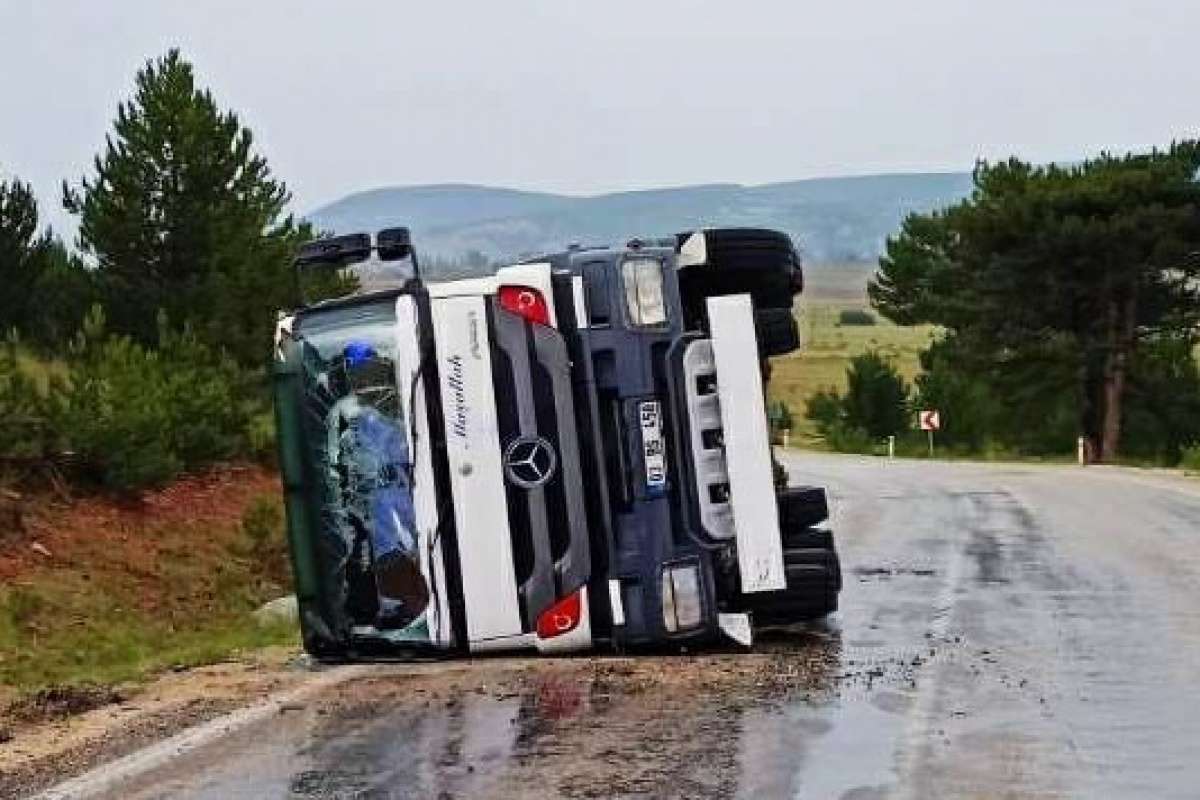 Şiddetli yağış kaza yaptırdı