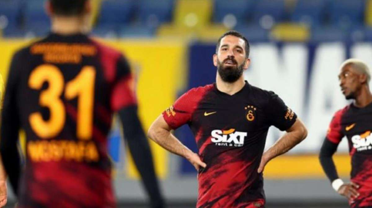 Süper Lig'e çıkan Altay'dan Arda Turan bombası! Sözleşmesi biten kaptan yeşil ışık yaktı