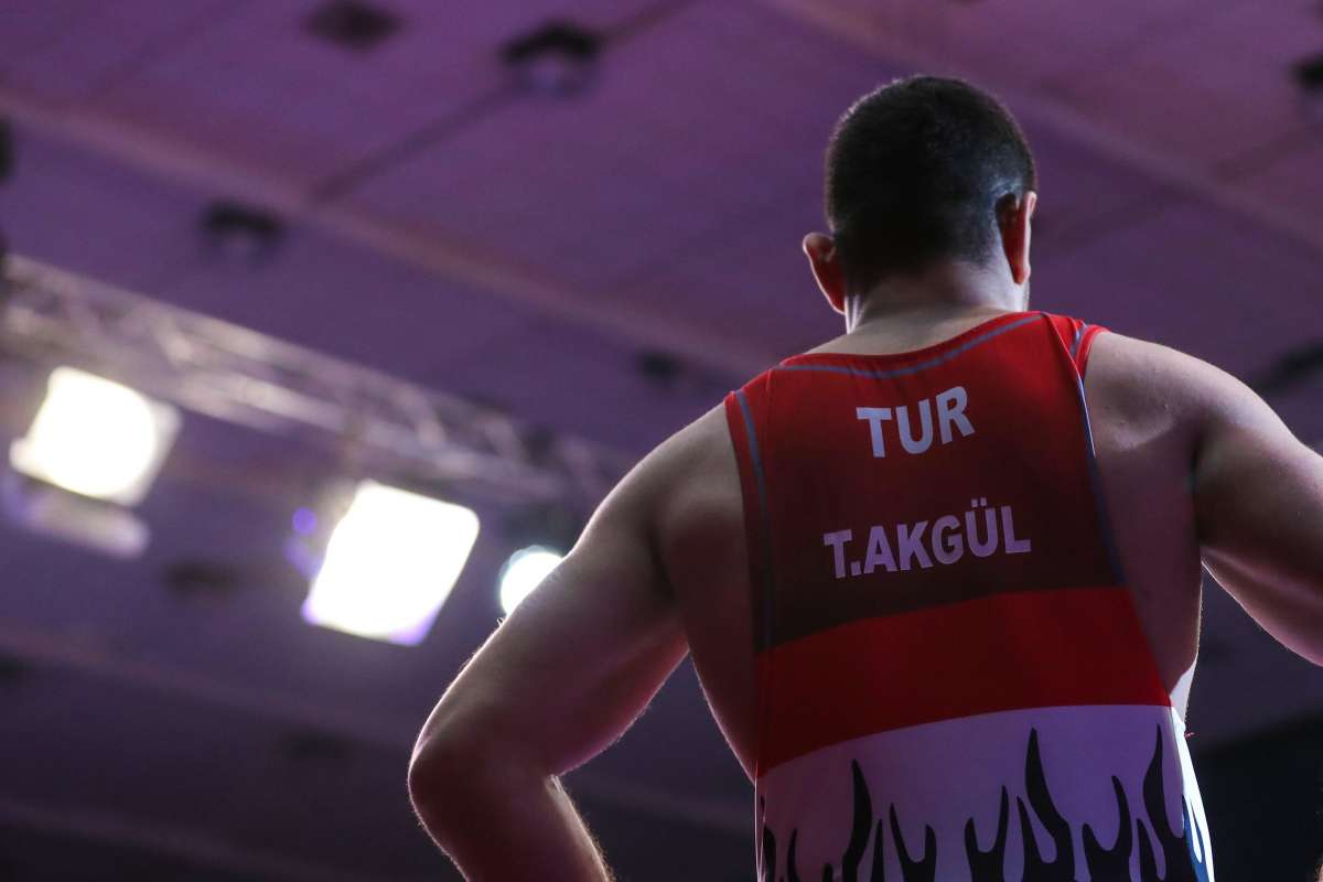 Taha Akgül, Avrupa Güreş Şampiyonası'nda finale yükseldi