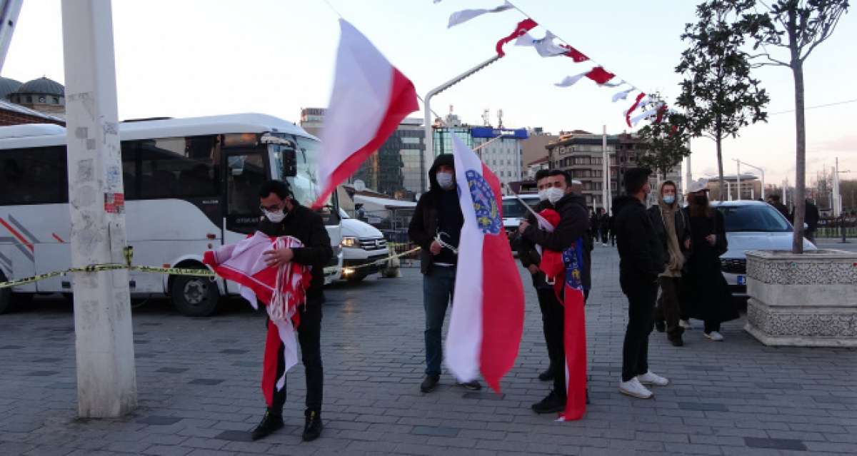 Taksim Meydanı Polis Haftası'nın 176. kuruluş yıldönümü için ay-yıldız ile süslendi