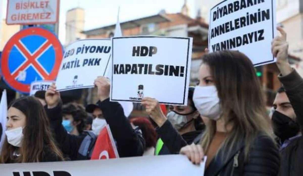 TGB'den, 13 şehit için saygı duruşu