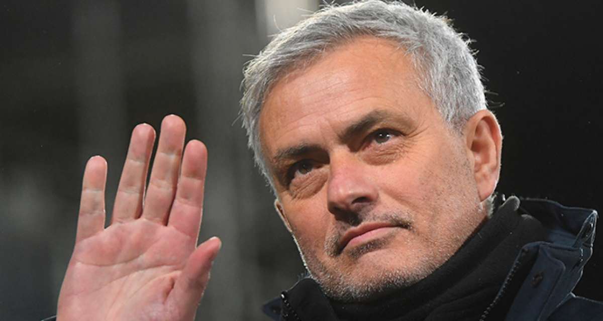 Tottenham, Mourinho ile yollarını ayırdı