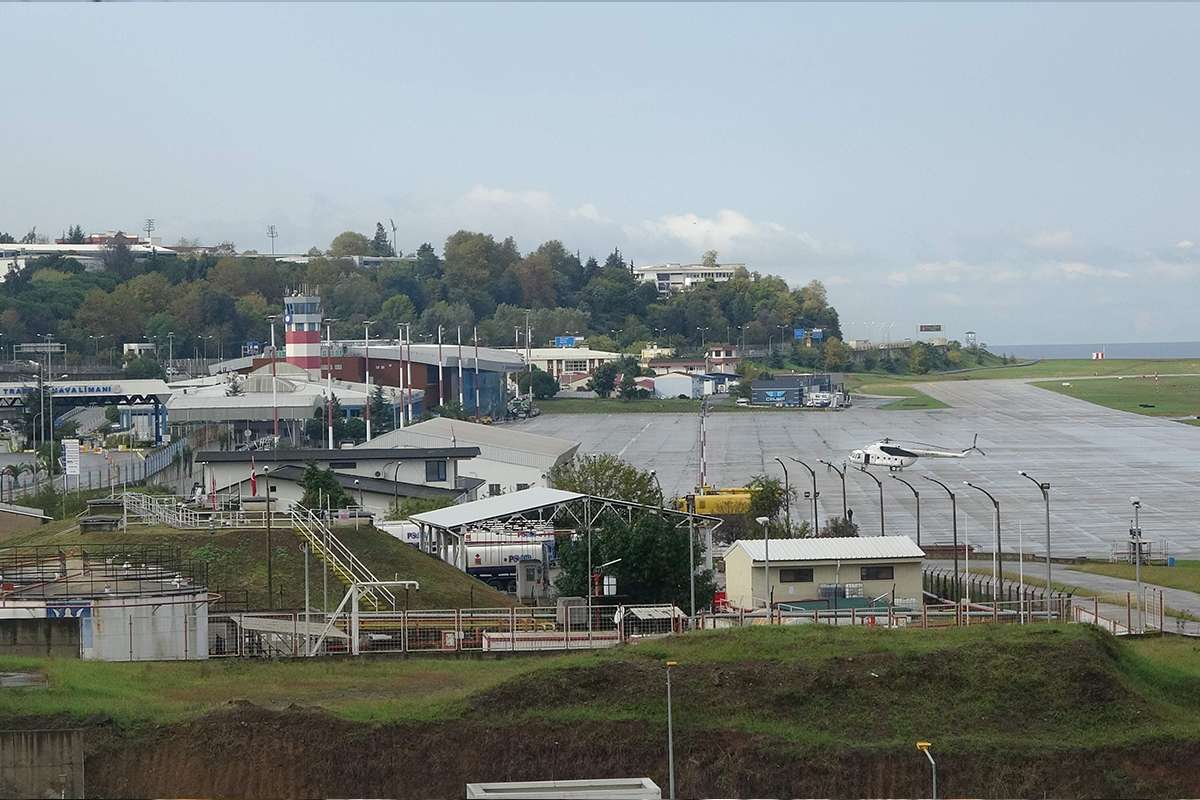 Trabzon Havalimanı, pistindeki çatlama nedeniyle uçuş trafiğine kapatıldı