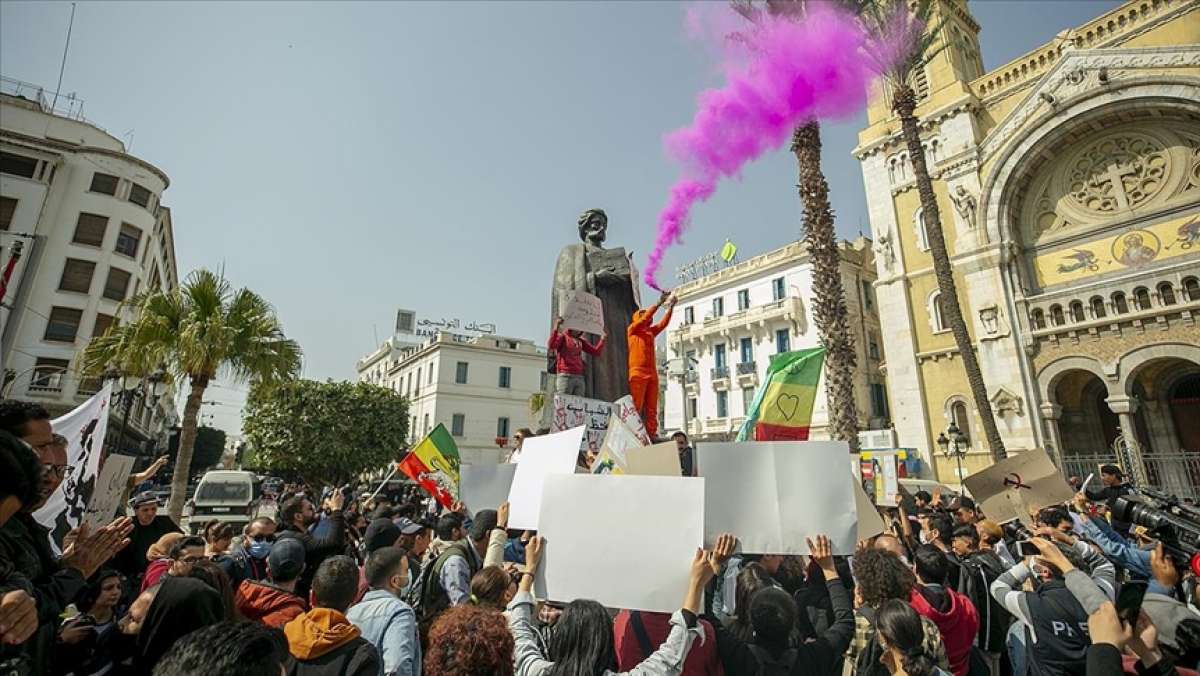 Tunus'ta siyasi ve ekonomik kriz protesto edildi