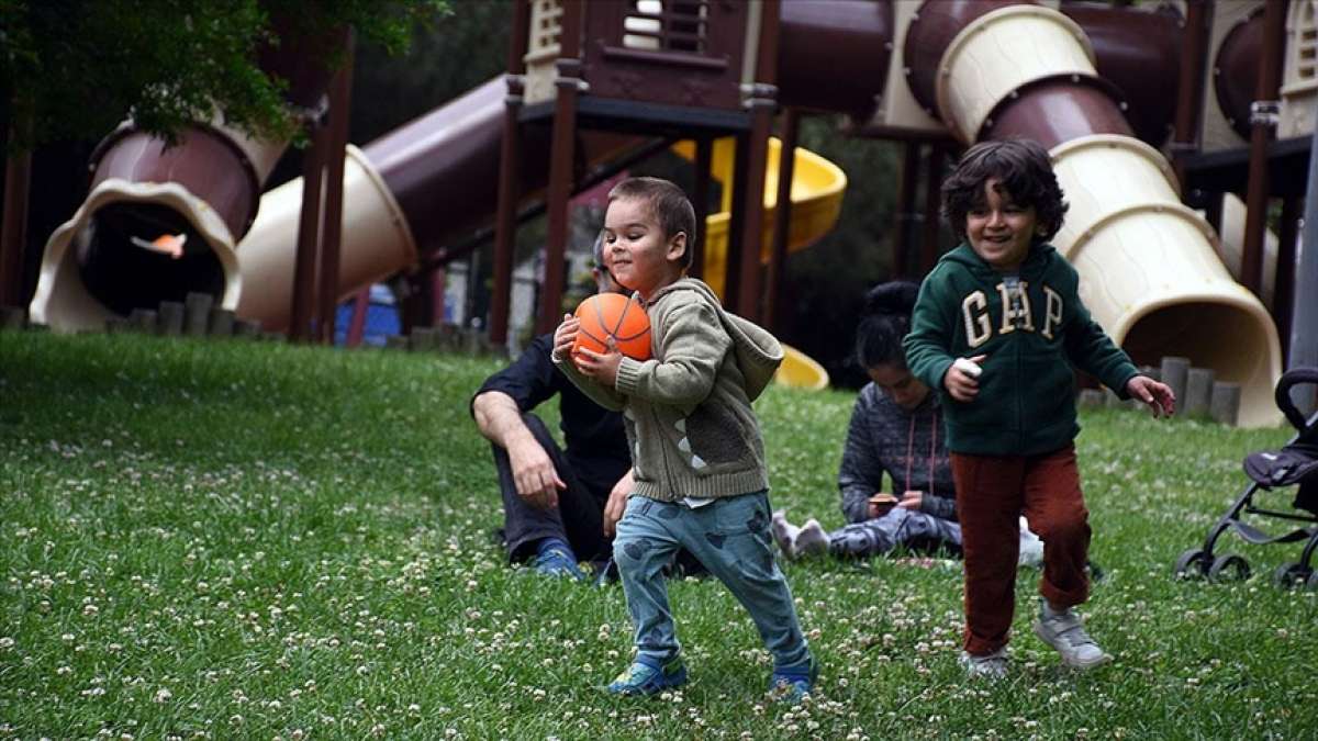 Türkiye'de ortalama hanehalkı büyüklüğü geçen yıl 3,3 kişi oldu