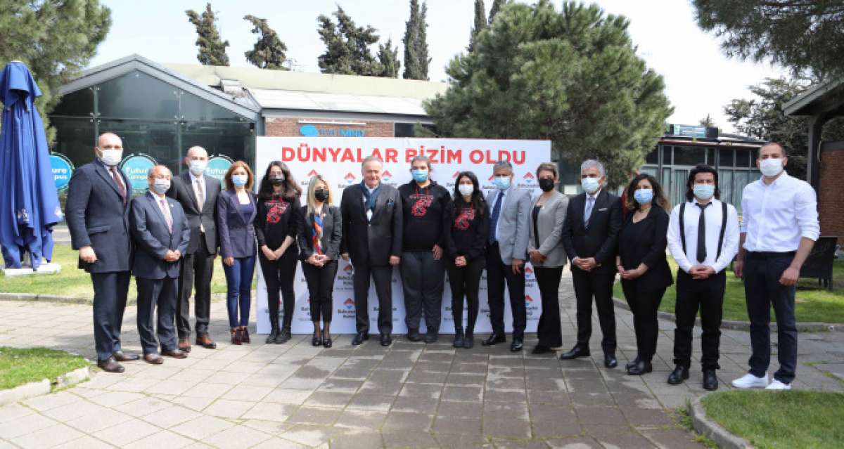 Türkiye'nin gururu Diyarbakırlı gençler İstanbul'da Enver Yücel ile buluştu