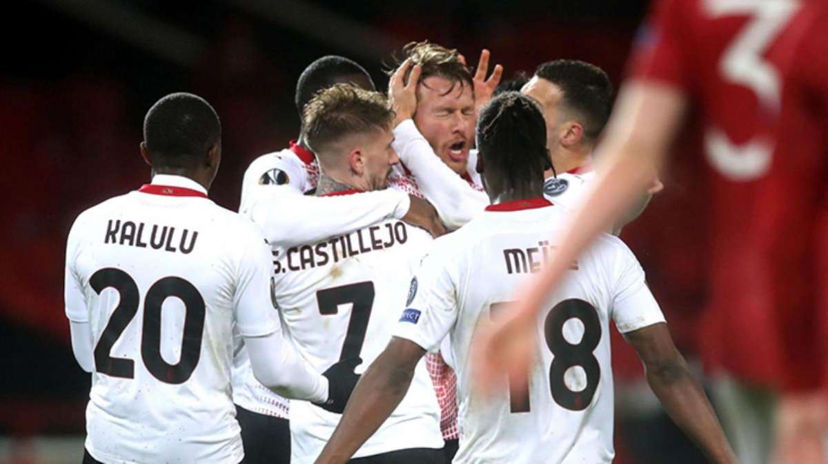 UEFA Avrupa Lig Son 16 Turu maçında Manchester United, sahasında Milan ile 1-1 berabere kaldı