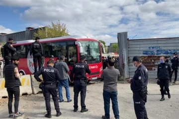 Ümraniye’de kağıt toplayıcıları ile polis arasında ‘taşlı’ arbede