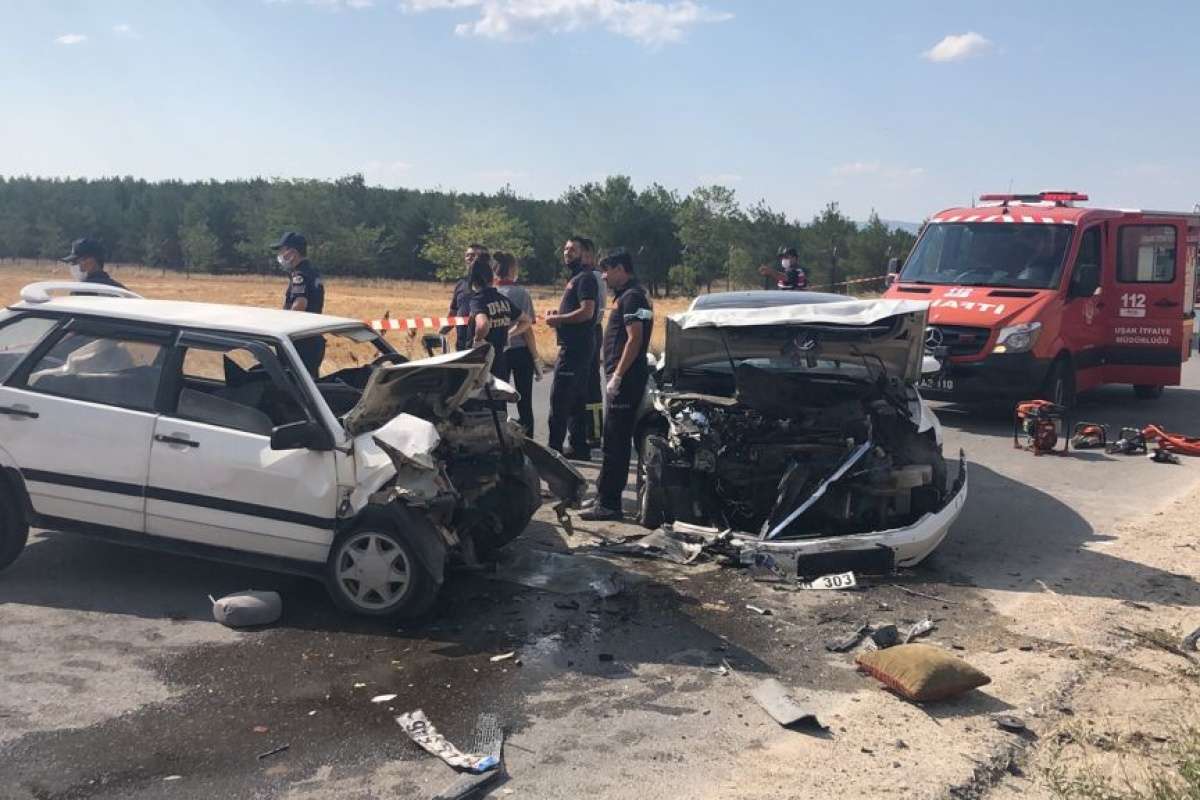 Uşak'ta trafik kazası: 1 ölü, 1 yaralı