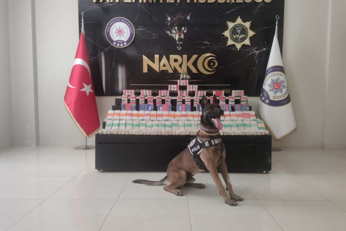 Van polisi düzenlediği 2 ayrı operasyonda 205 kilo 240 gram eroin ele geçirdi