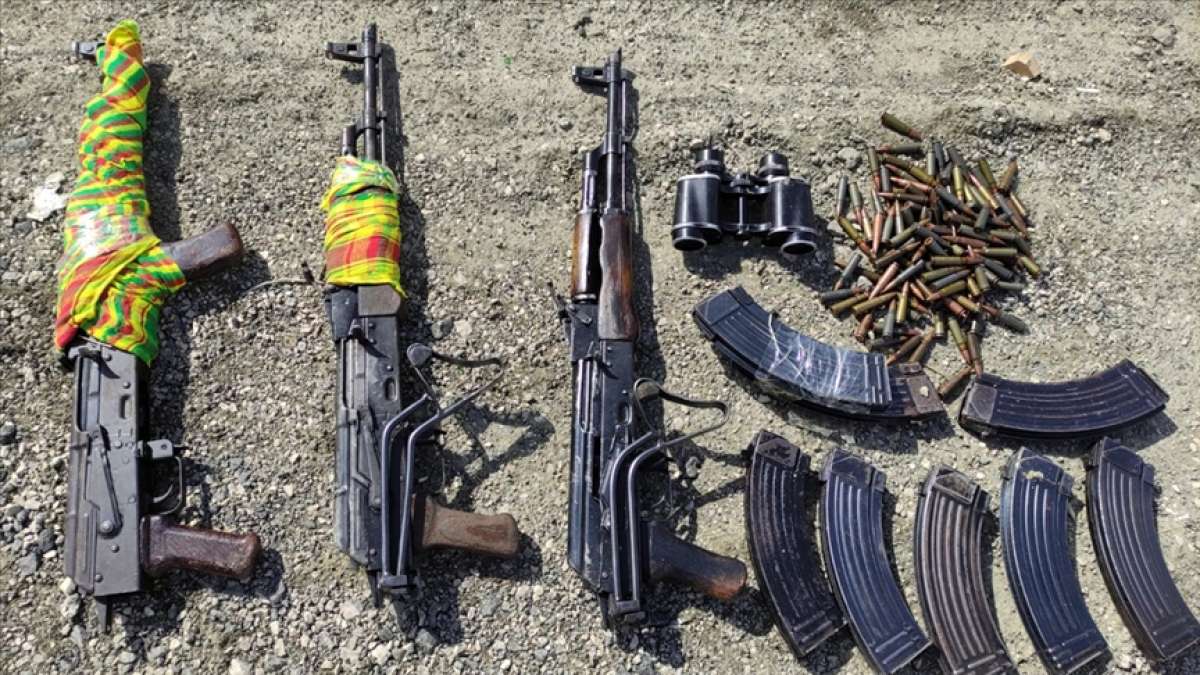 Van'da PKK'lı teröristlere ait silah ve mühimmat ele geçirildi