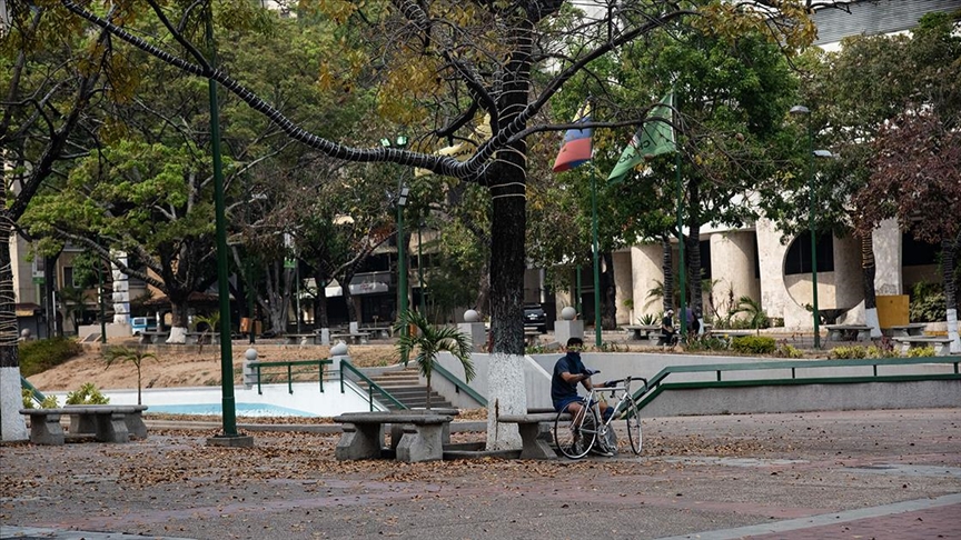 Venezuela'da Kovid-19 tedbirleri kapsamında bir hafta karantina uygulanacak