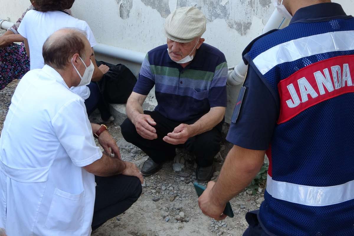 Yangından etkilenen köylerde sağlık hizmeti vatandaşın ayağına gidiyor