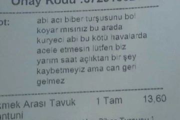 Yemek siparişi veren müşteri kuryeye o güzel notu bıraktı