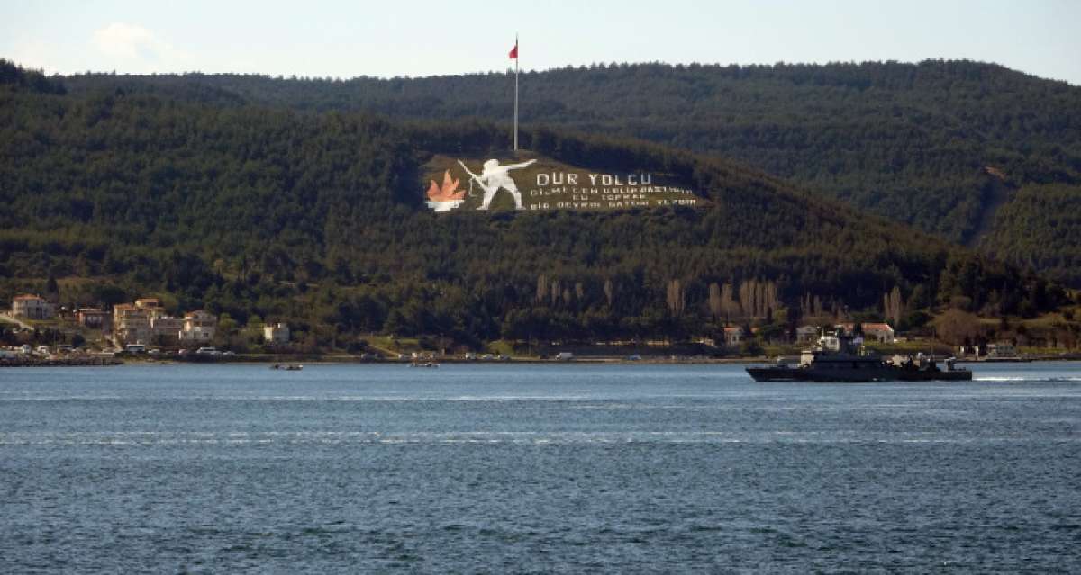 Yunan savaş gemisi, Çanakkale Boğazı'ndan geçti