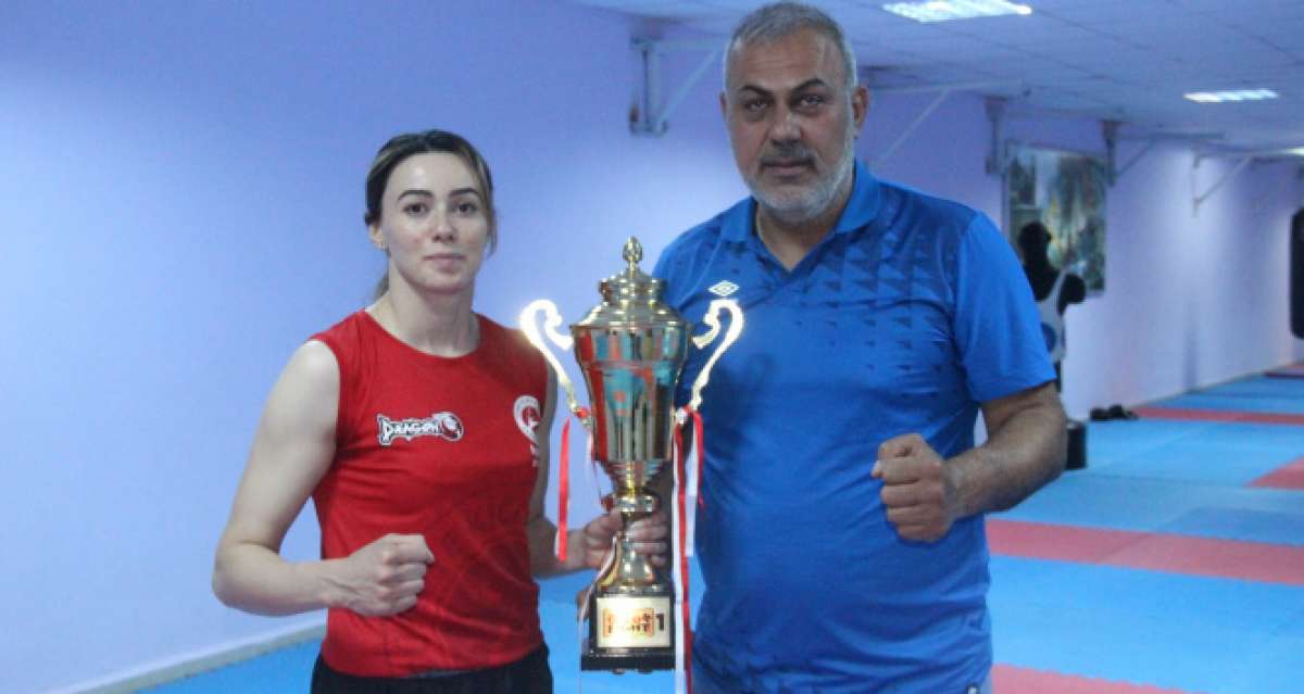 Zelal Şengür, Dünya Kick Boks Şampiyonası'nda mücadele edecek