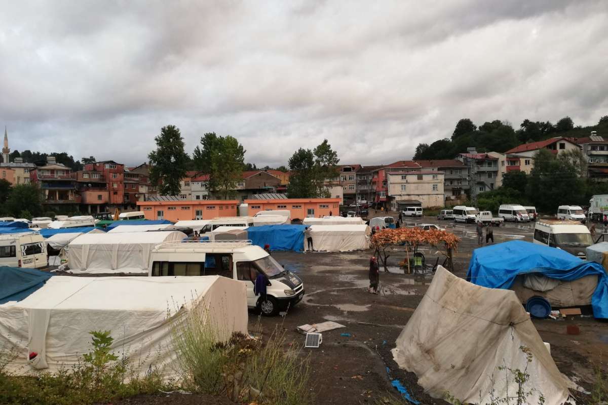 Zonguldak'ta mevsimlik tarım işçilerinin çadırları sular altında kaldı